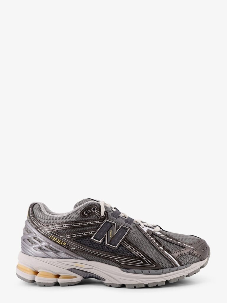 19064 mesh sneakers with logo on the side
