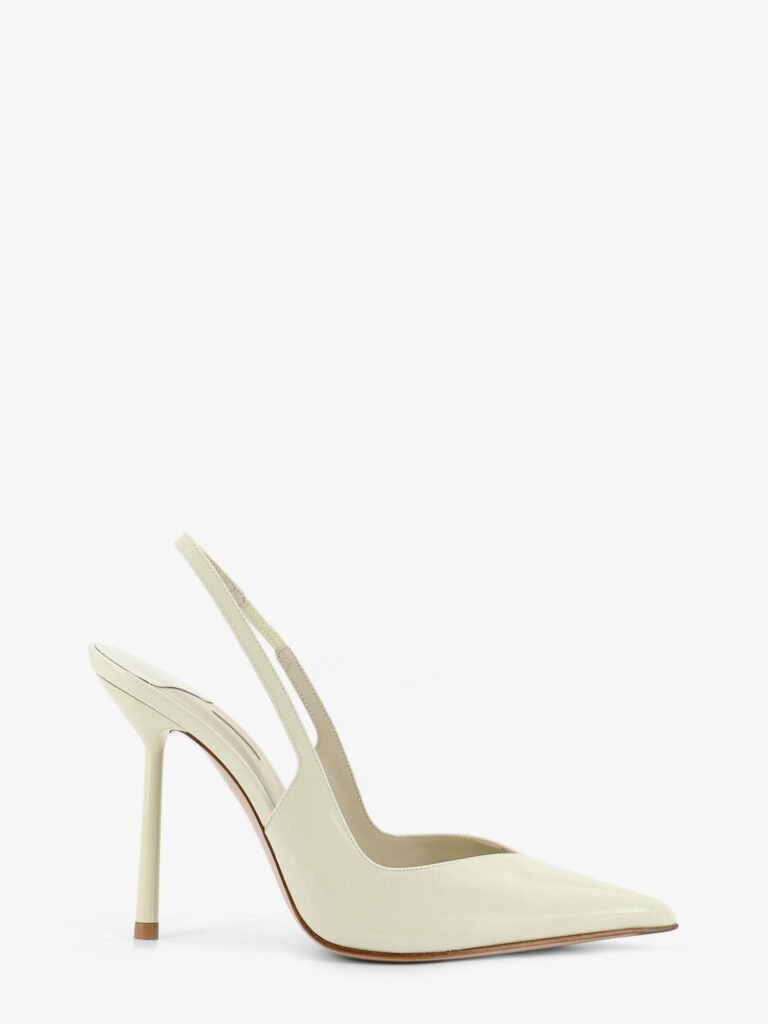 Chanel Vivienne patent leather décolleté