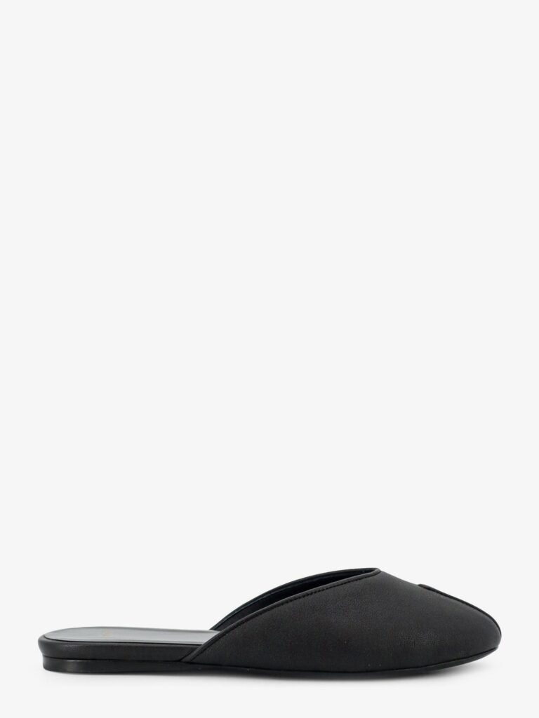 Date Flat leather sandals