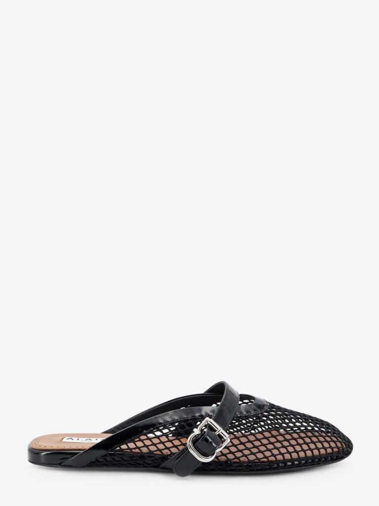 Flat mesh sandals