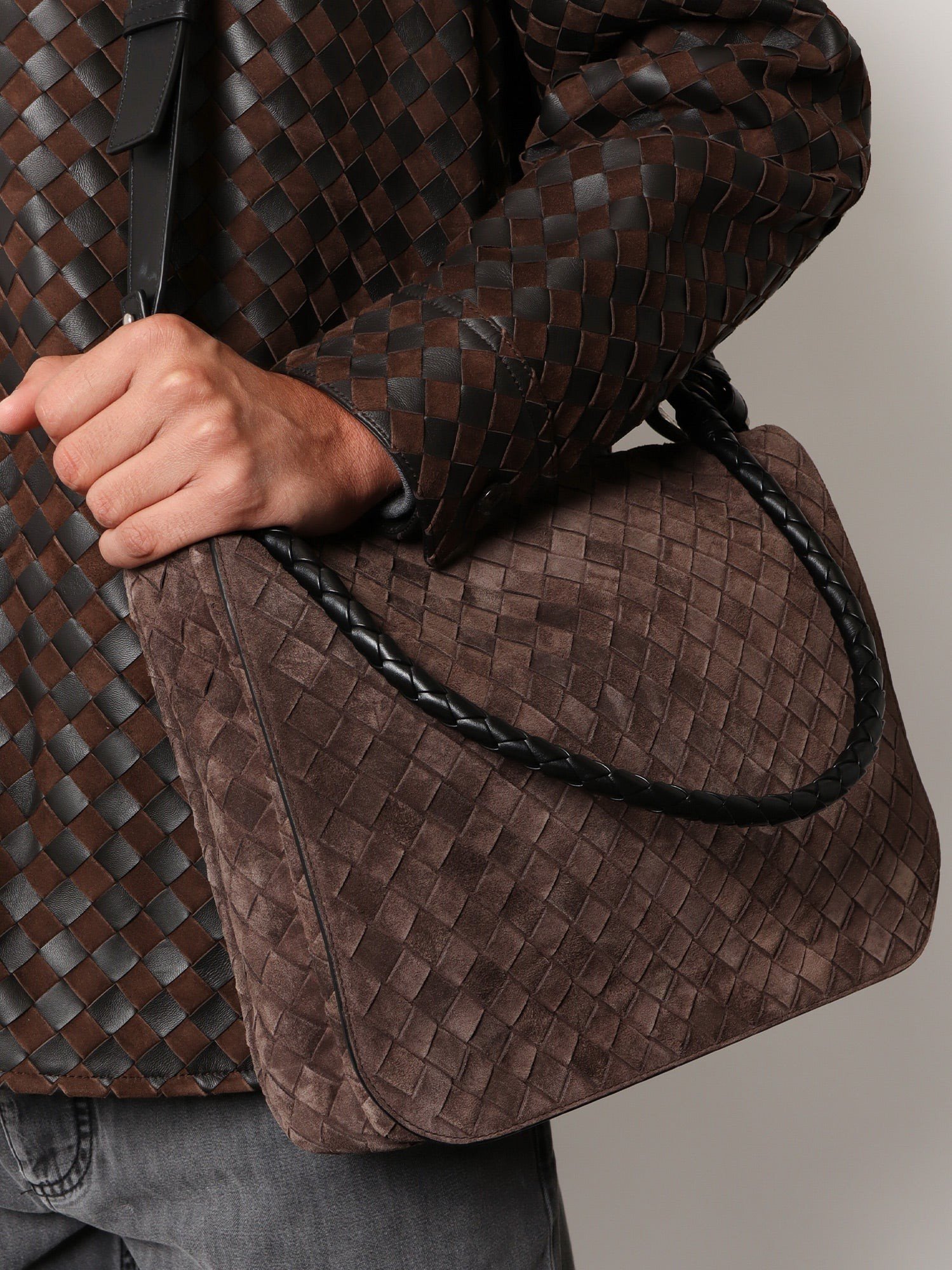Intrecciato suede shoulder bag - Image 3