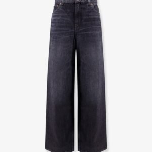 Jeans with iconic leather logo tag
