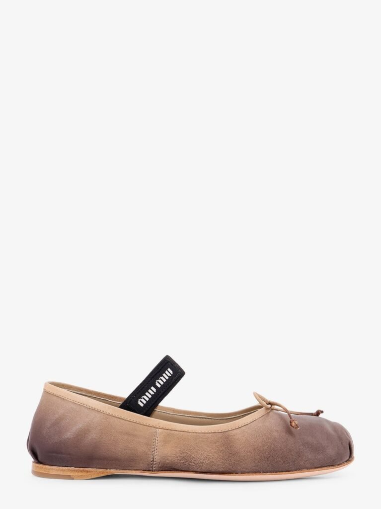 Leather ballerinas