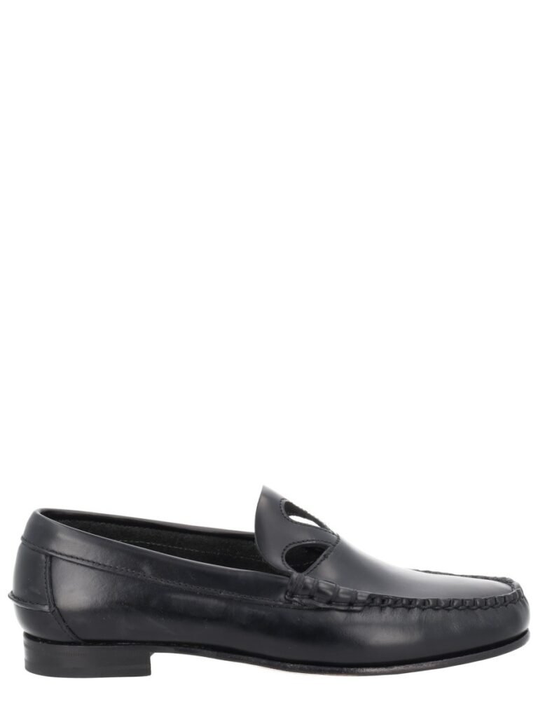 MOCCASIN WITH CUT-OUT DETAIL