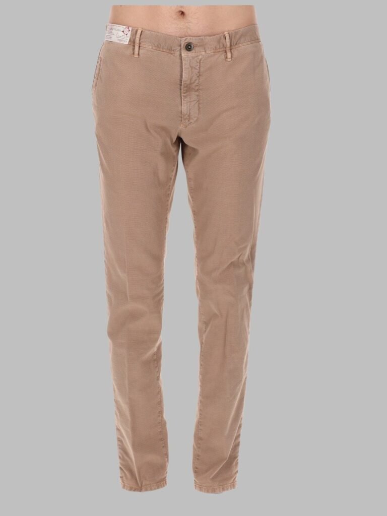 PANTALONE CON PATCH LOGO