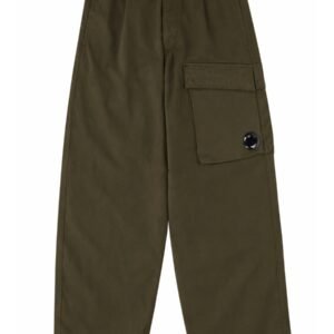 PANTALONE CARGO CON PATCH LOGO