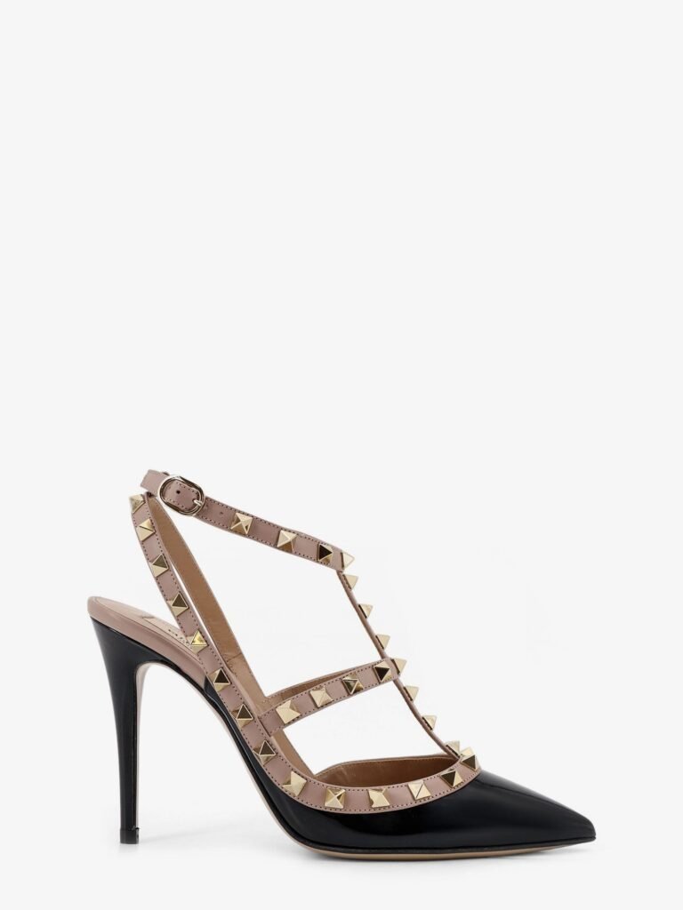 Rockstud patent leather pumps with iconic studs