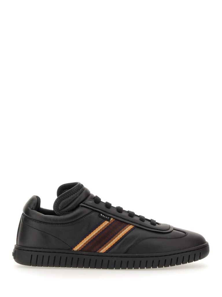 SNEAKER WITH LOGO