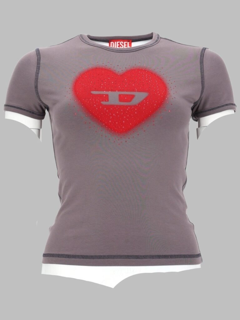 T-SHIRT CON STAMPA A CUORE E BORCHIE