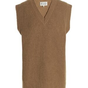 V-neck vest