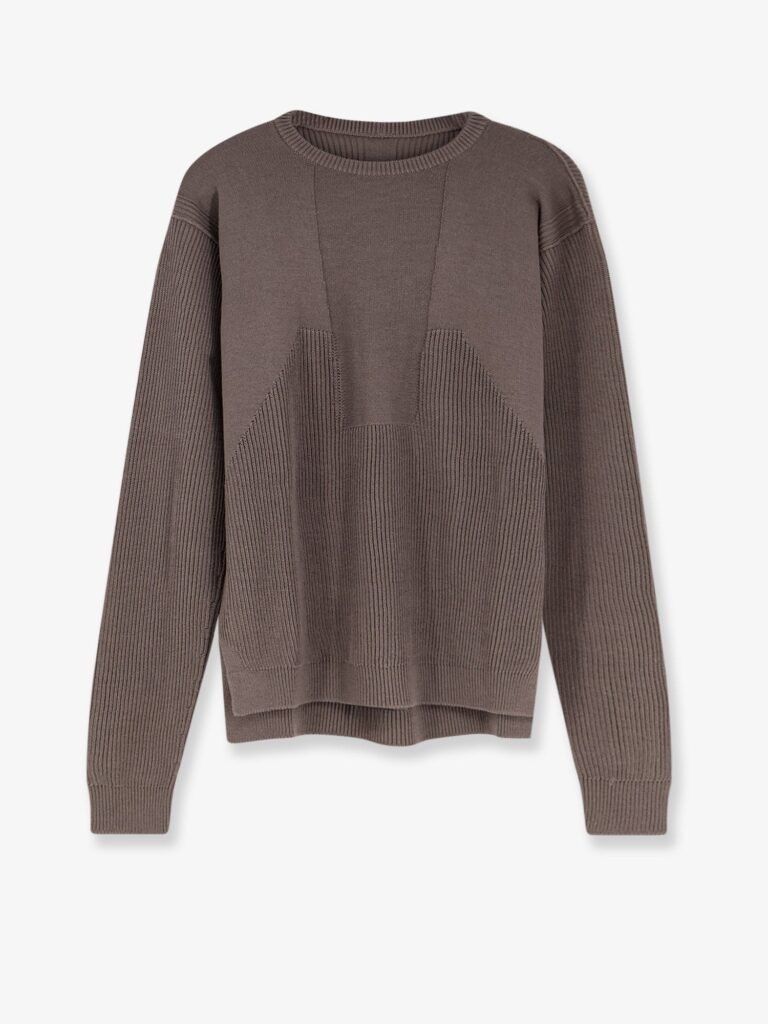 Virgin wool sweater