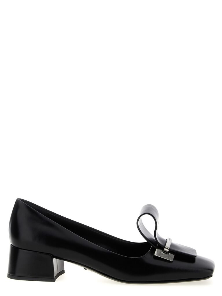 Leather pumps