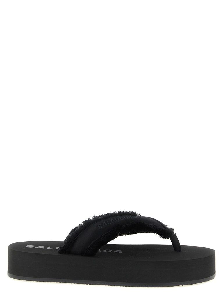 Jet Lag' sandals