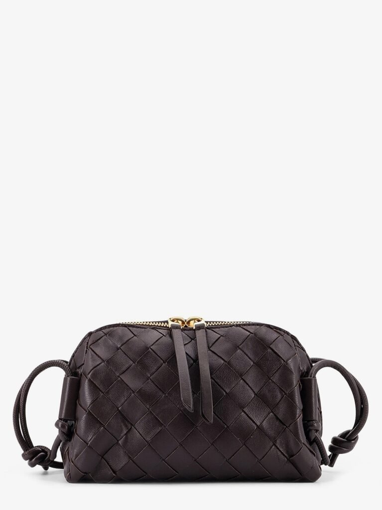 Leather clutch with Intrecciato Concert motif