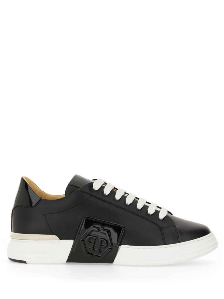 SNEAKER WITH LOGO