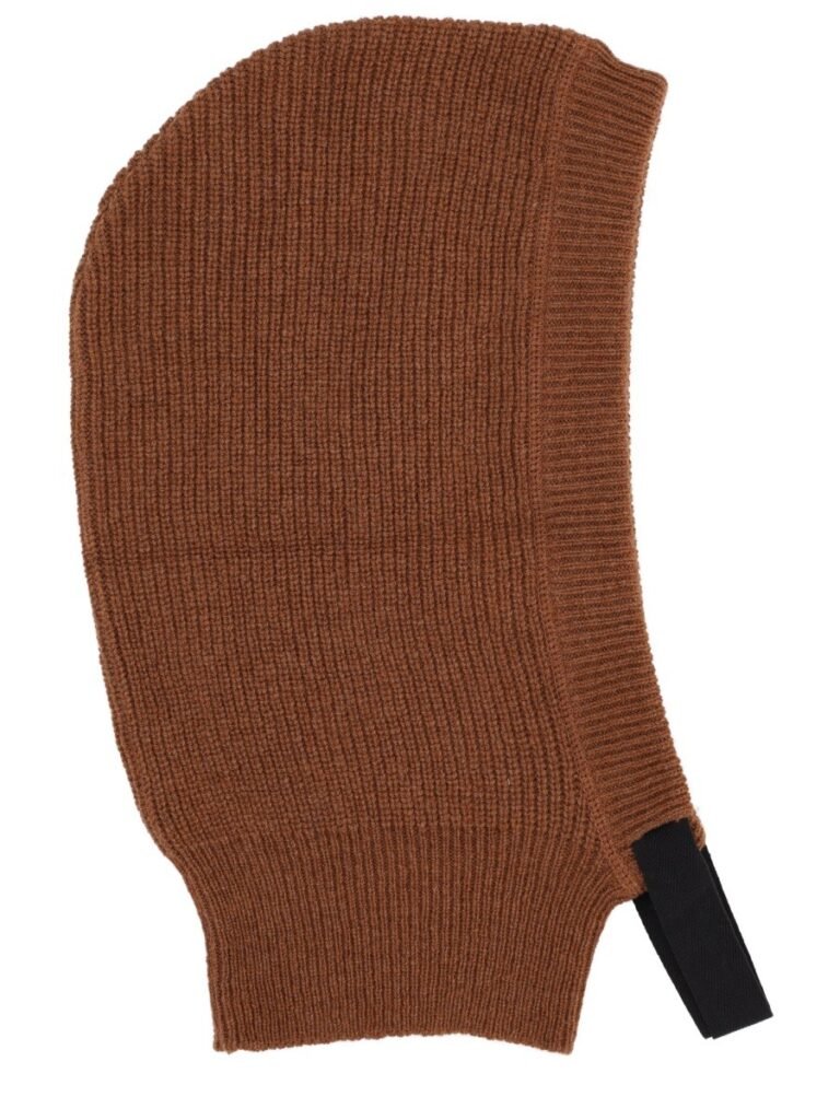 KNITTED HOOD