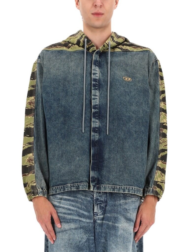 HOODED JACKET