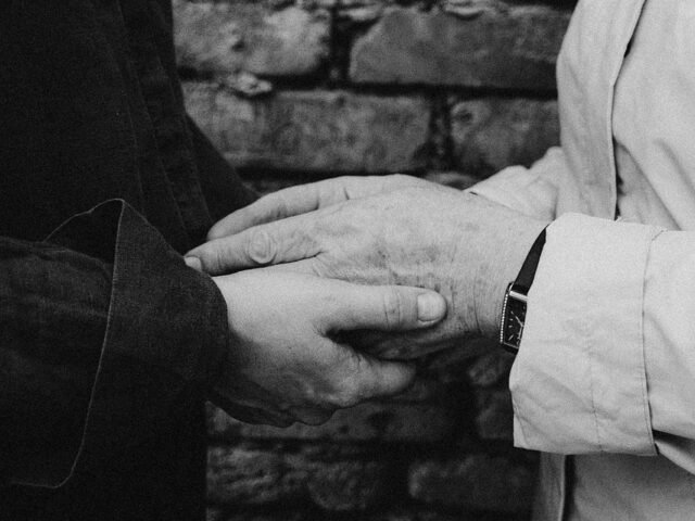 Authentic Designer Watches with Warranty: A Buyer’s Guide