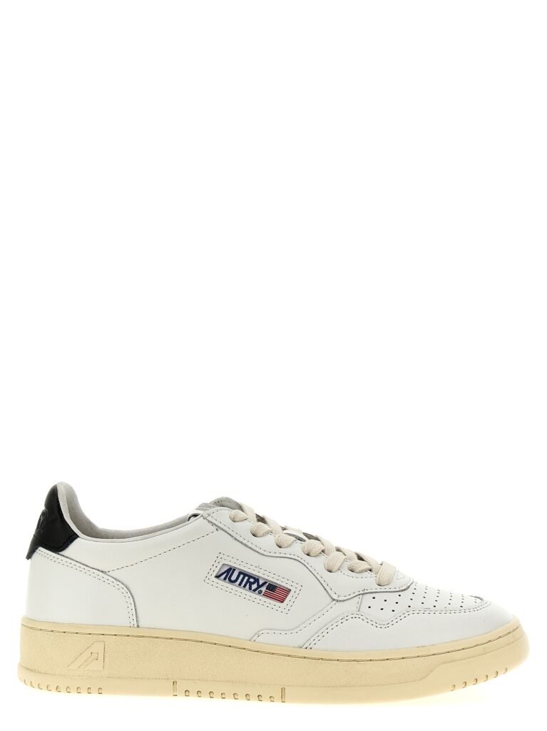 Medalist' sneaker