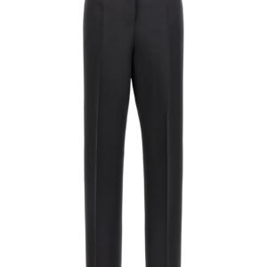 Stretched pleated trousers
