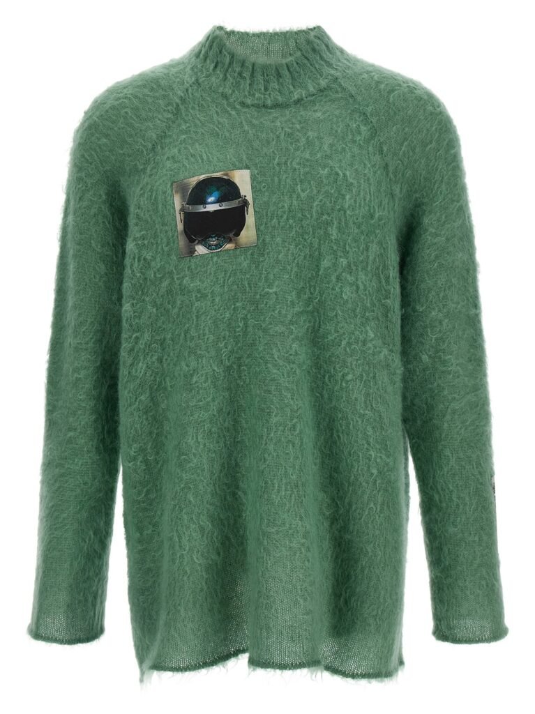 UC2E4904-2' sweater