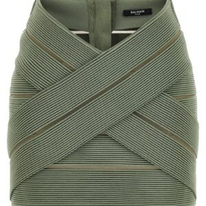 V-shaped waist skirt